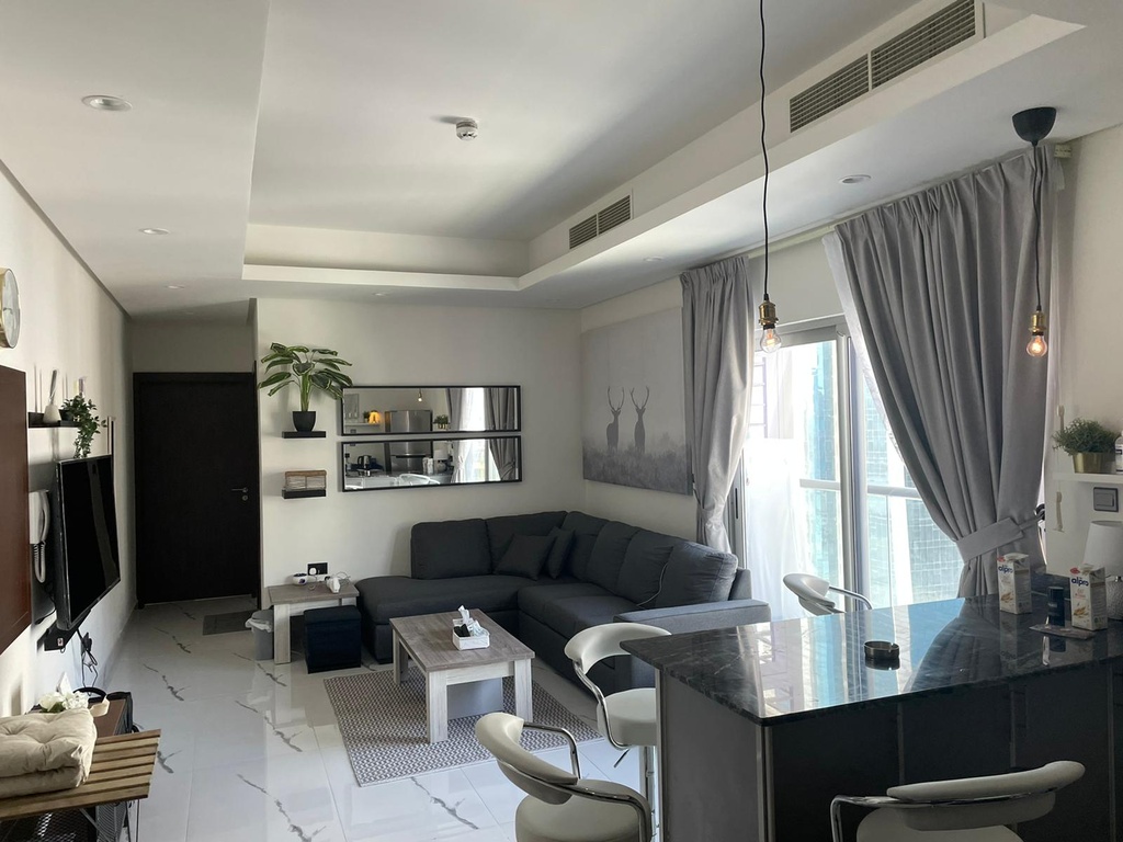 High Floor Elegant Fully Furnished Sea View Apartment For Rent