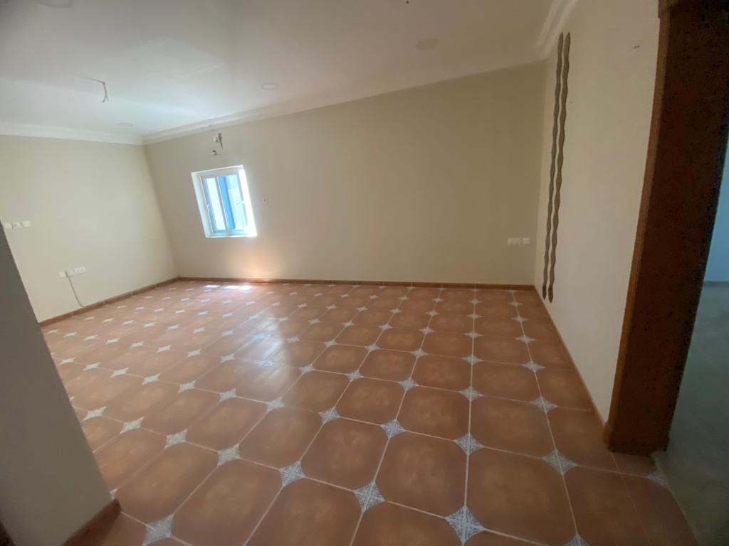 Spacious In Prime Location Unfurnished 3 BHK Apartment For Rent