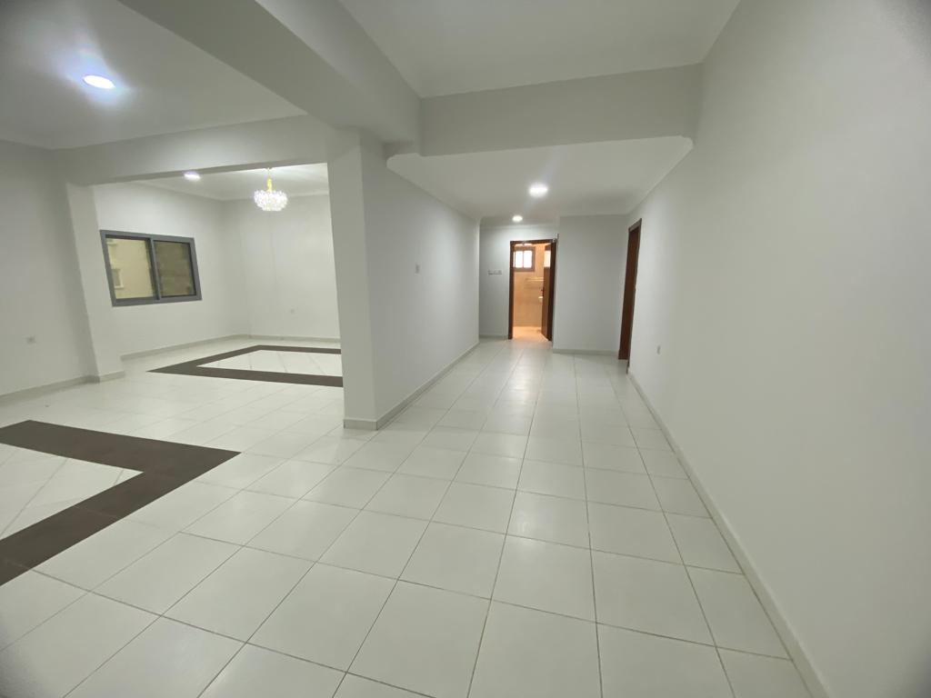 Newly Renovated Spacious Freehold 3BHK Apartment For Rent