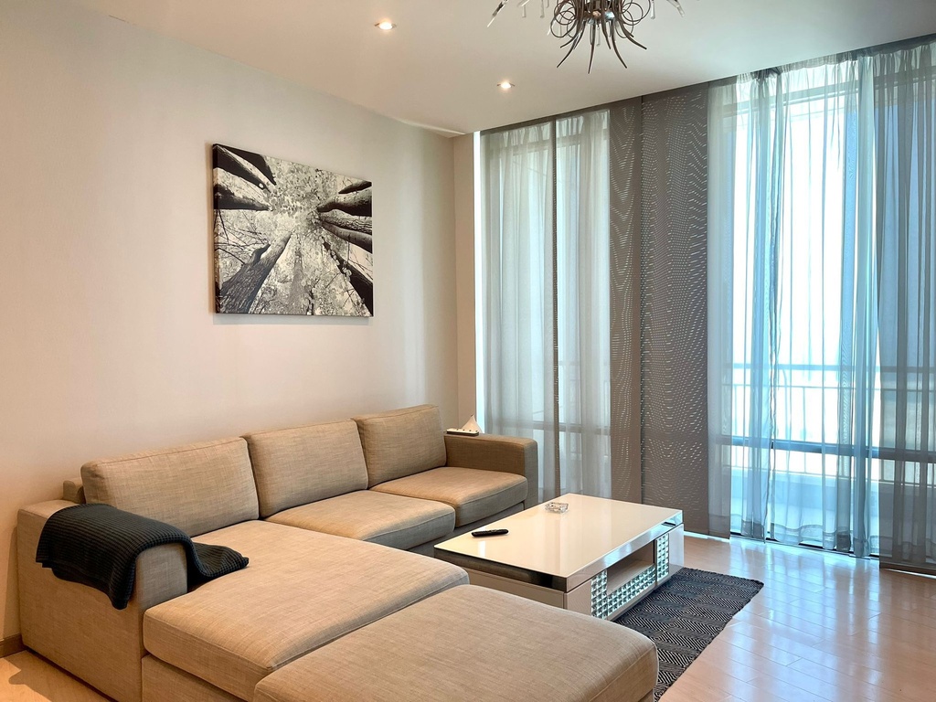 High Floor Spacious  Fully Furnished Luxury Apartment For Rent