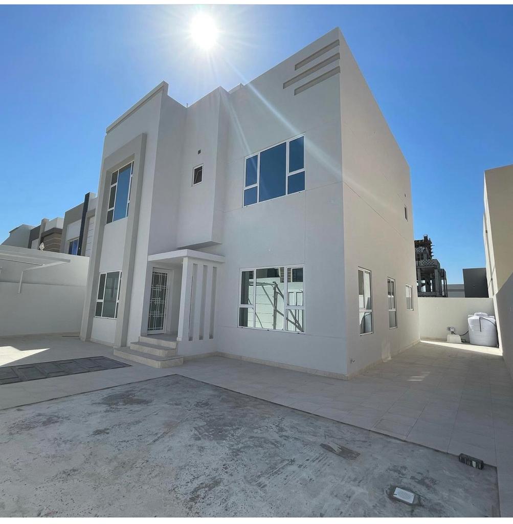 Luxury Unfurnished Villa with a great design!!!